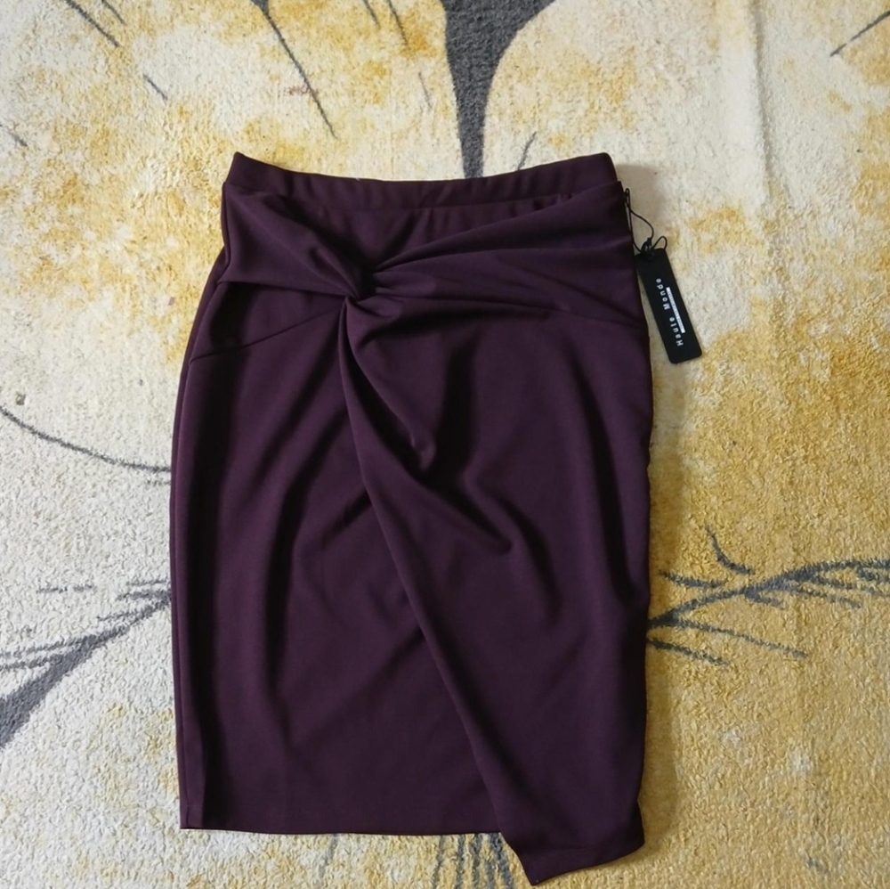 Elegant Purple Skirt. Size Medium